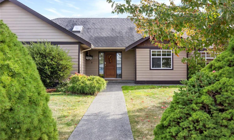 315 Crabapple Crescent
