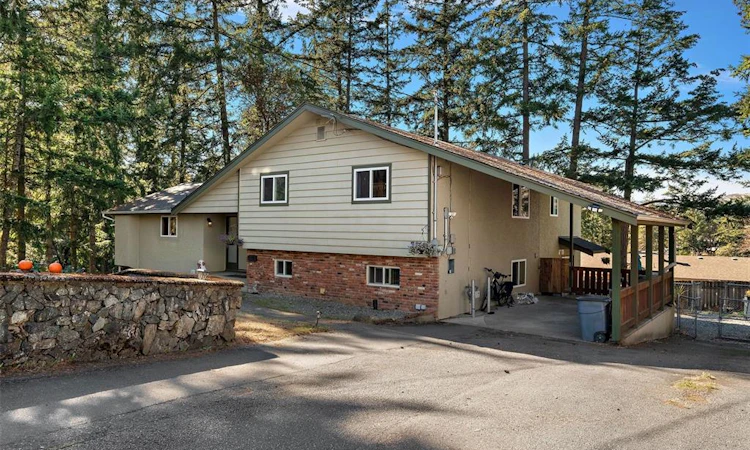 321 Renart Place