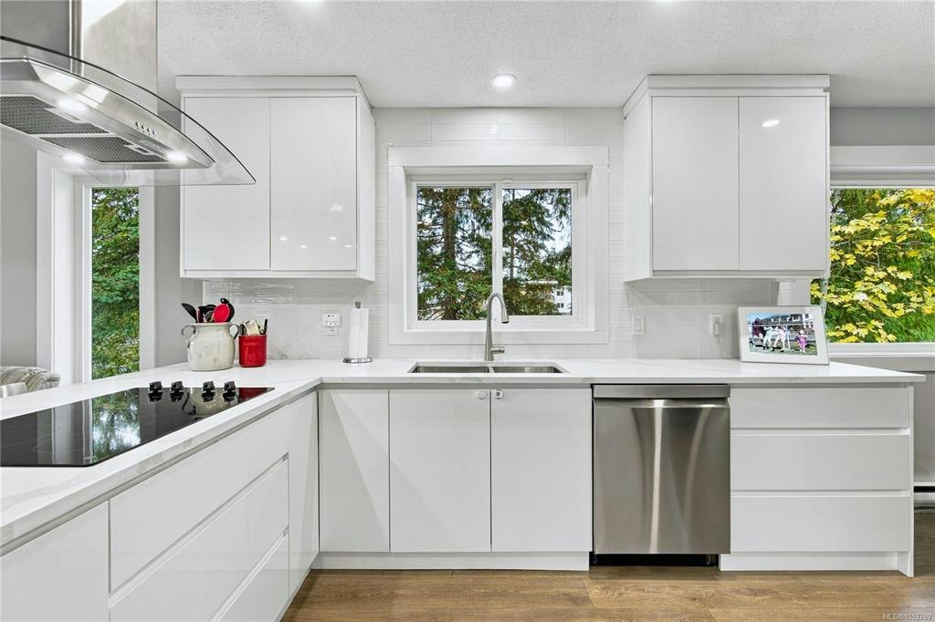 530 Summit Drive - 3