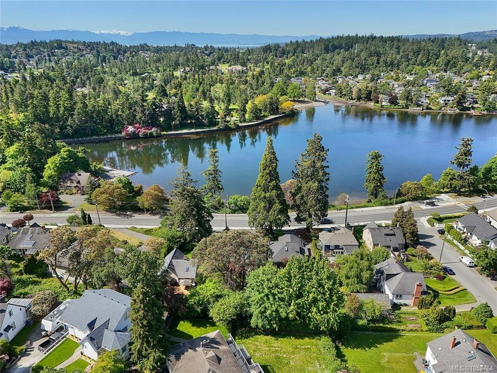 368 W Gorge Road, Saanich, BC, V9A 1M8