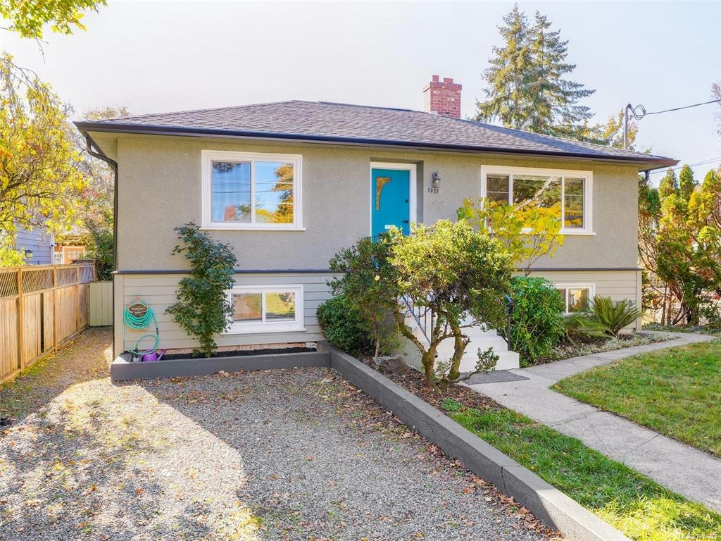 1451 Lang Street, Victoria, BC, V8T 2S6