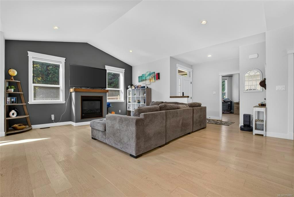 37-3205 Gibbins Road - 5