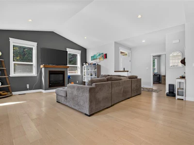 37-3205 Gibbins Road - 5