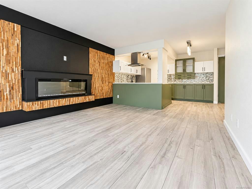 411-3277 Glasgow Avenue, Saanich, BC, V8X 1M3