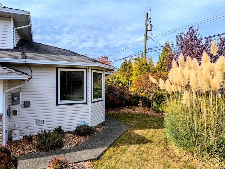 5977 Broadway Road, Nanaimo, BC, V9V 1C9 - 6