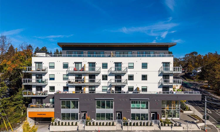 211-1102 Esquimalt Road