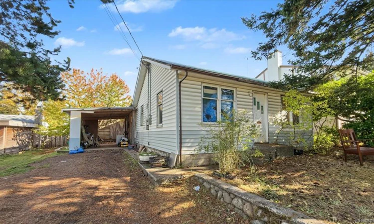 641 Dogwood Street