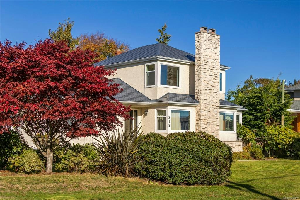218 Beach Drive, Oak Bay, BC, V8S 2M1