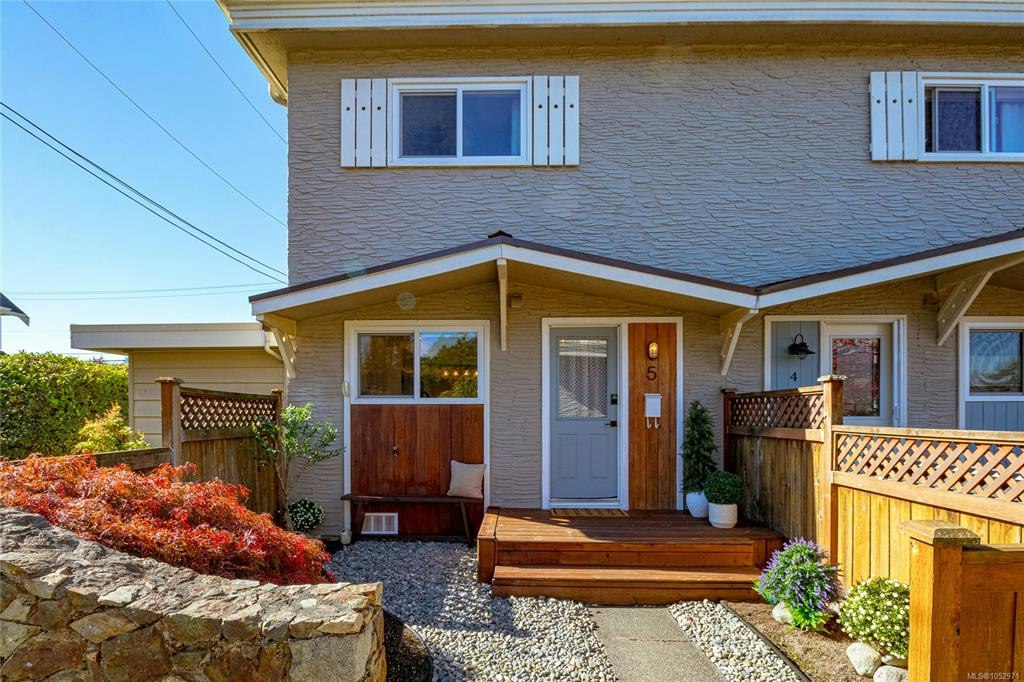 5-10145 Third Street, Sidney, BC, V8L 3B5