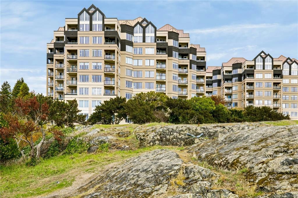 526-205 Kimta Road, Victoria, BC, V9A 6T5