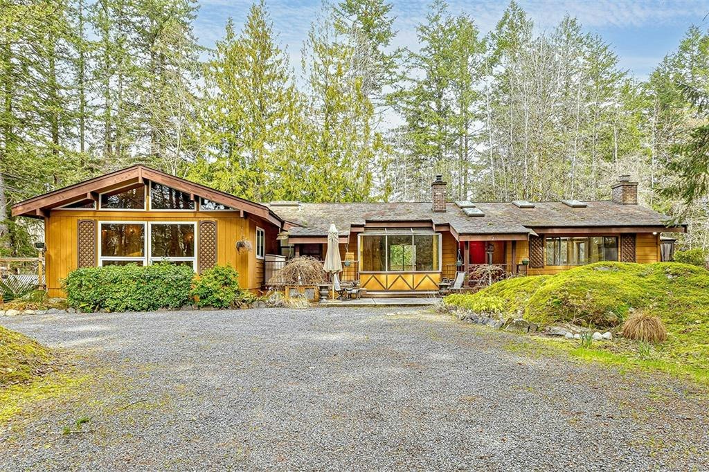 2298 Munn Road, Highlands, BC, V9E 1H5