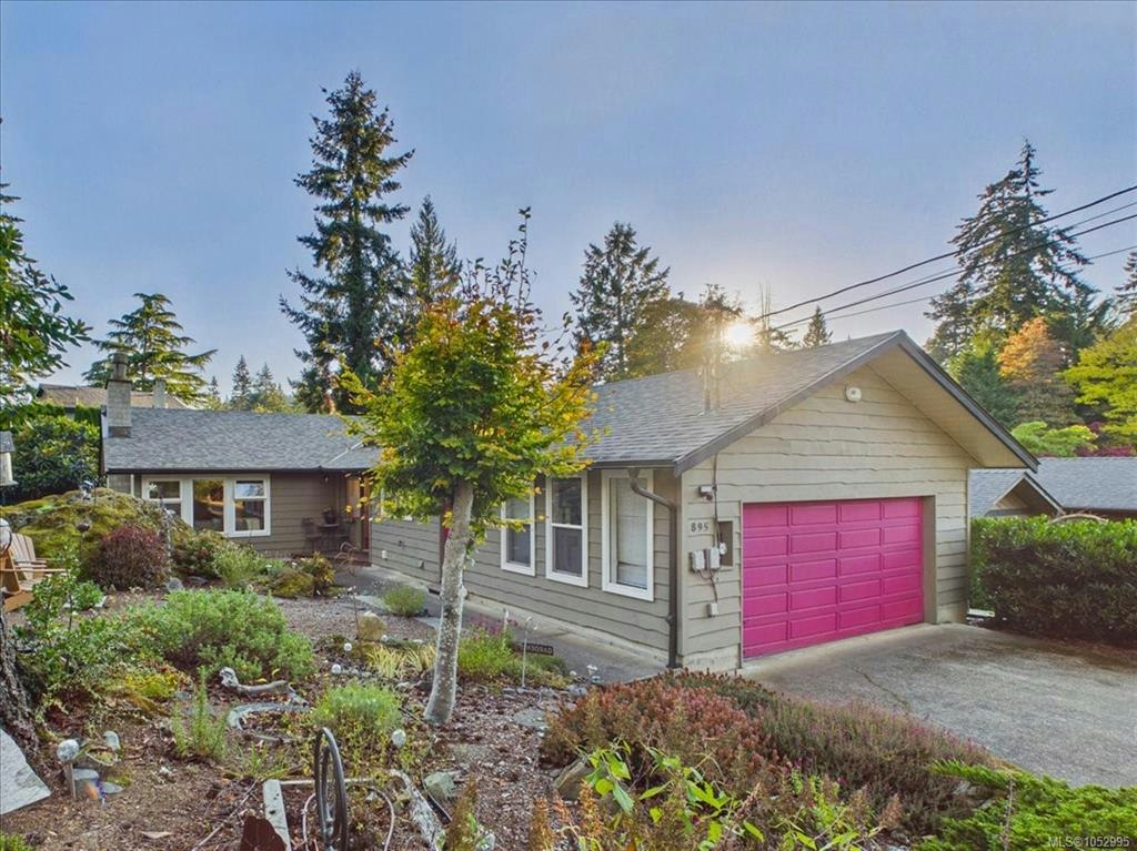895 Brentwood Heights, Central Saanich, BC, V8M 1A8