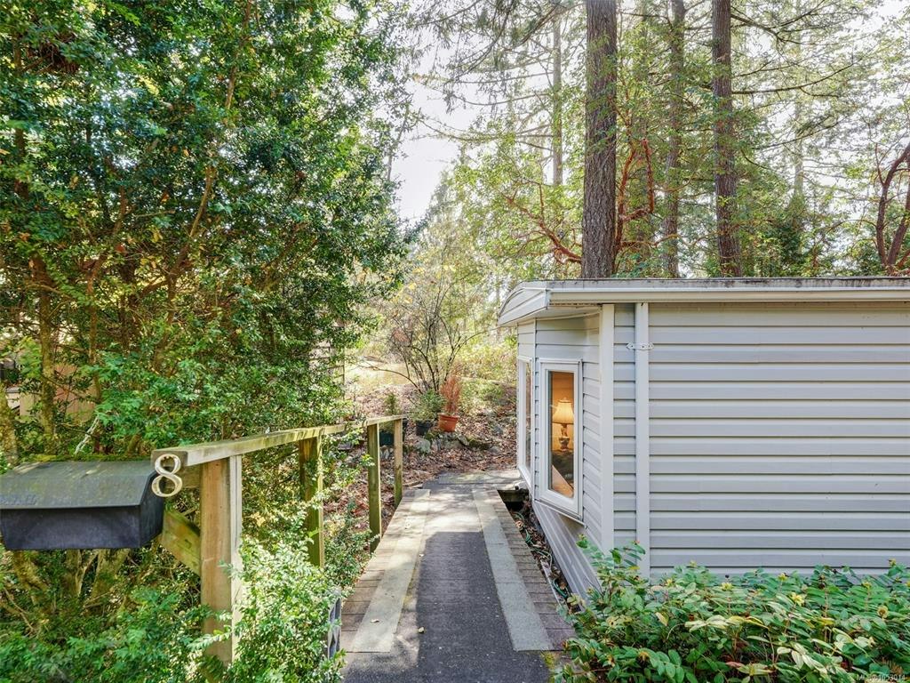 8-2500 Florence Lake Road, Langford, BC, V9B 4H2