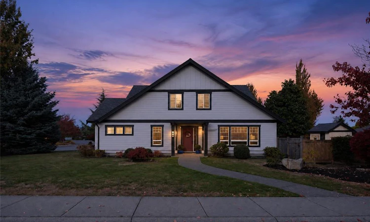 294 Crabapple Crescent