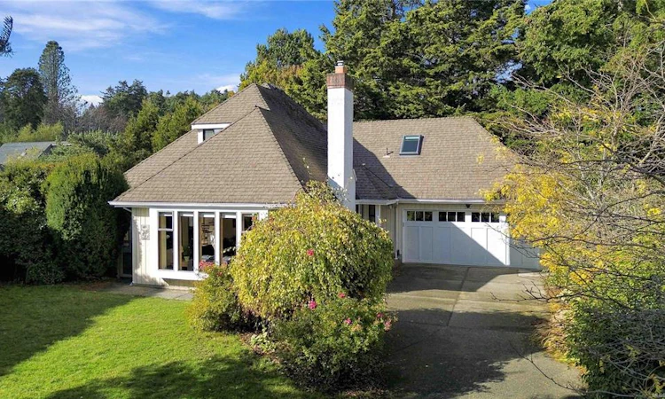 3818 Beachview Place