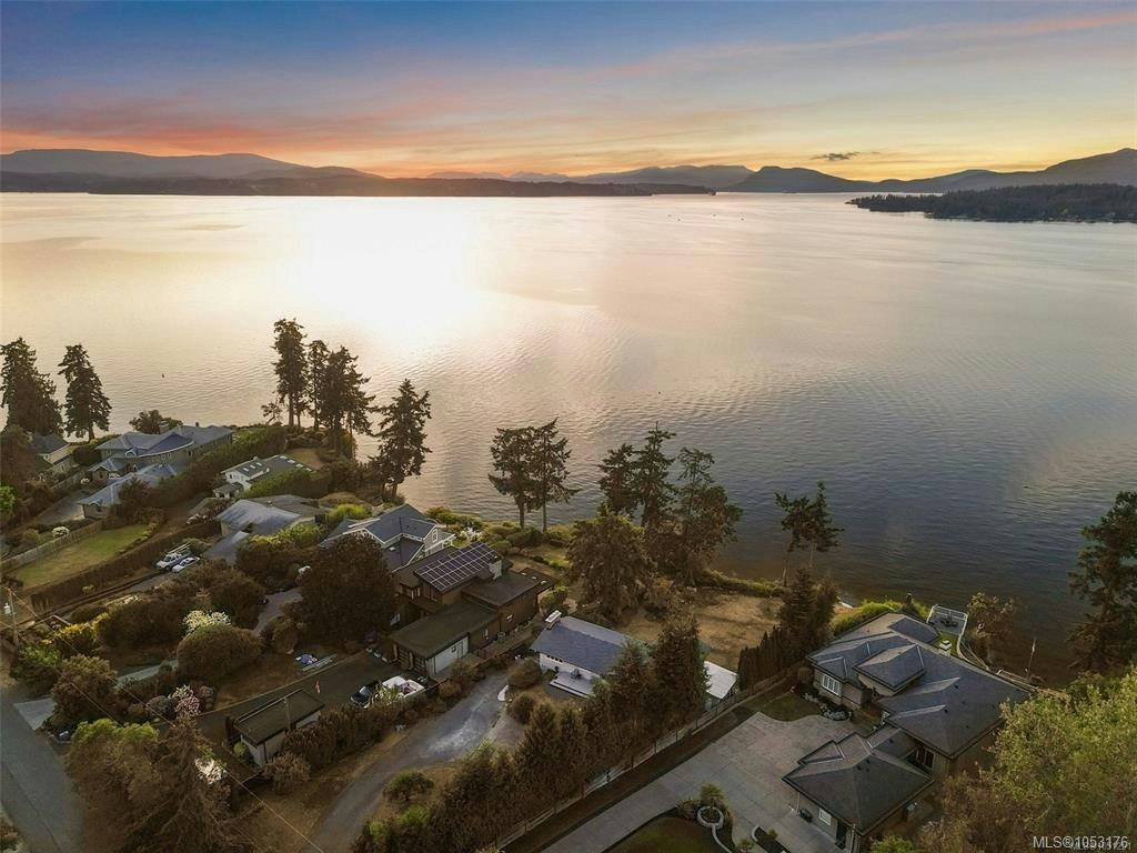 9760 Glynnwood Park Road, North Saanich, BC, V8L 5H4