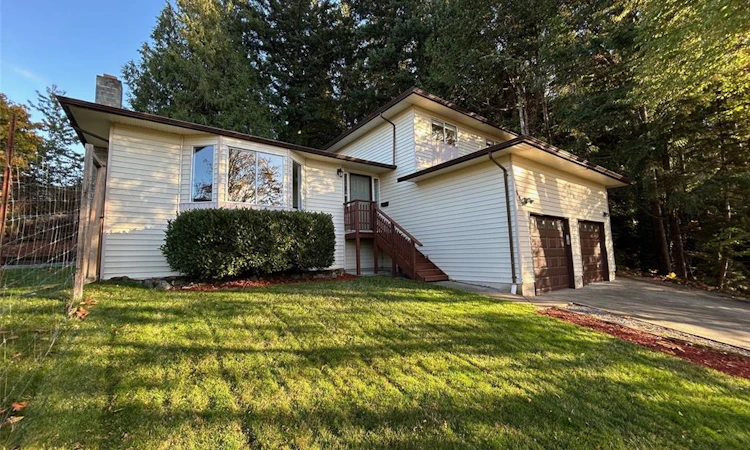 899 Cecil Blogg Drive
