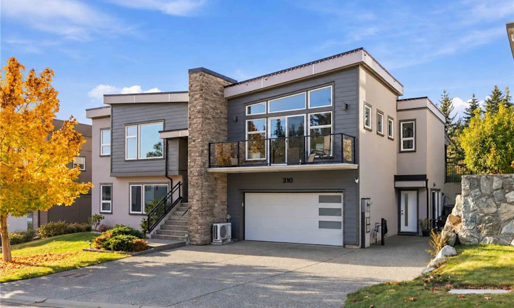 310 Lone Oak Place