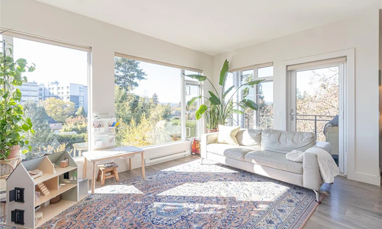 403-3815 Rowland Avenue