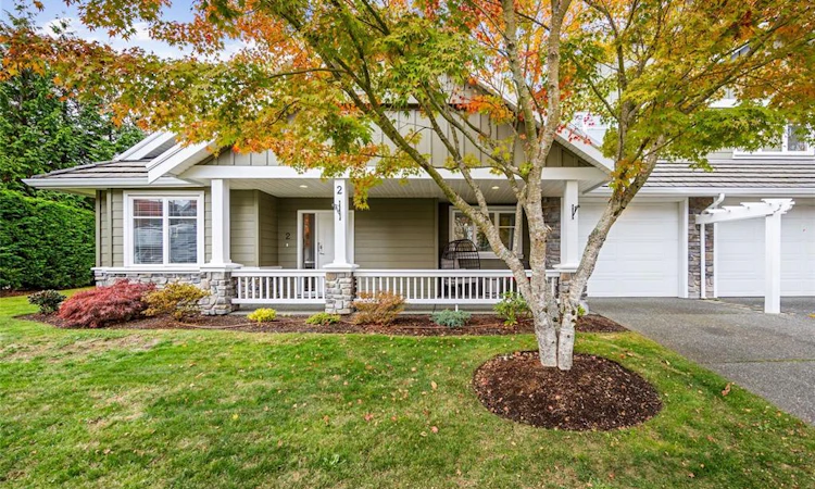 2-737 Royal Place