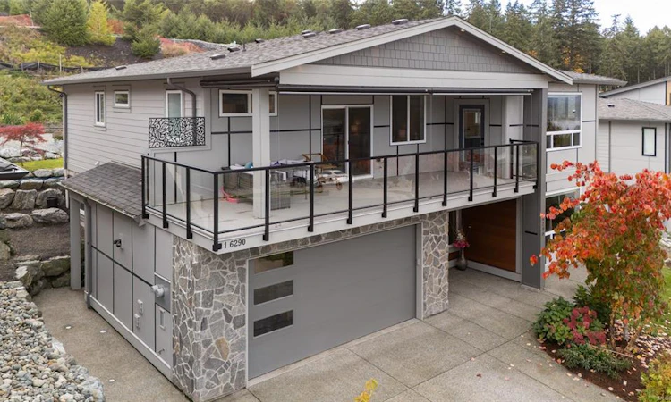 6290 Highwood Drive