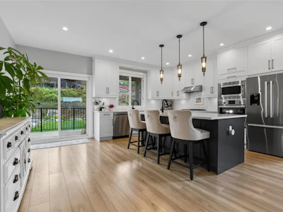 6290 Highwood Drive - 5