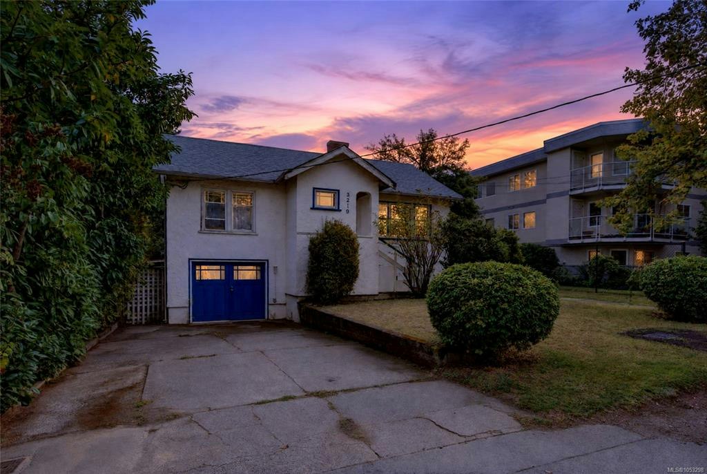 3219 Rutledge Street, Saanich, BC, V8X 1N6