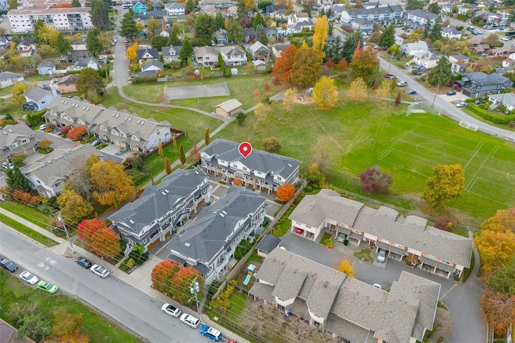 8-3356 Whittier Avenue, Saanich, BC, V8Z 3P9