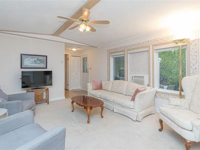 4-658 Alderwood Drive - 2