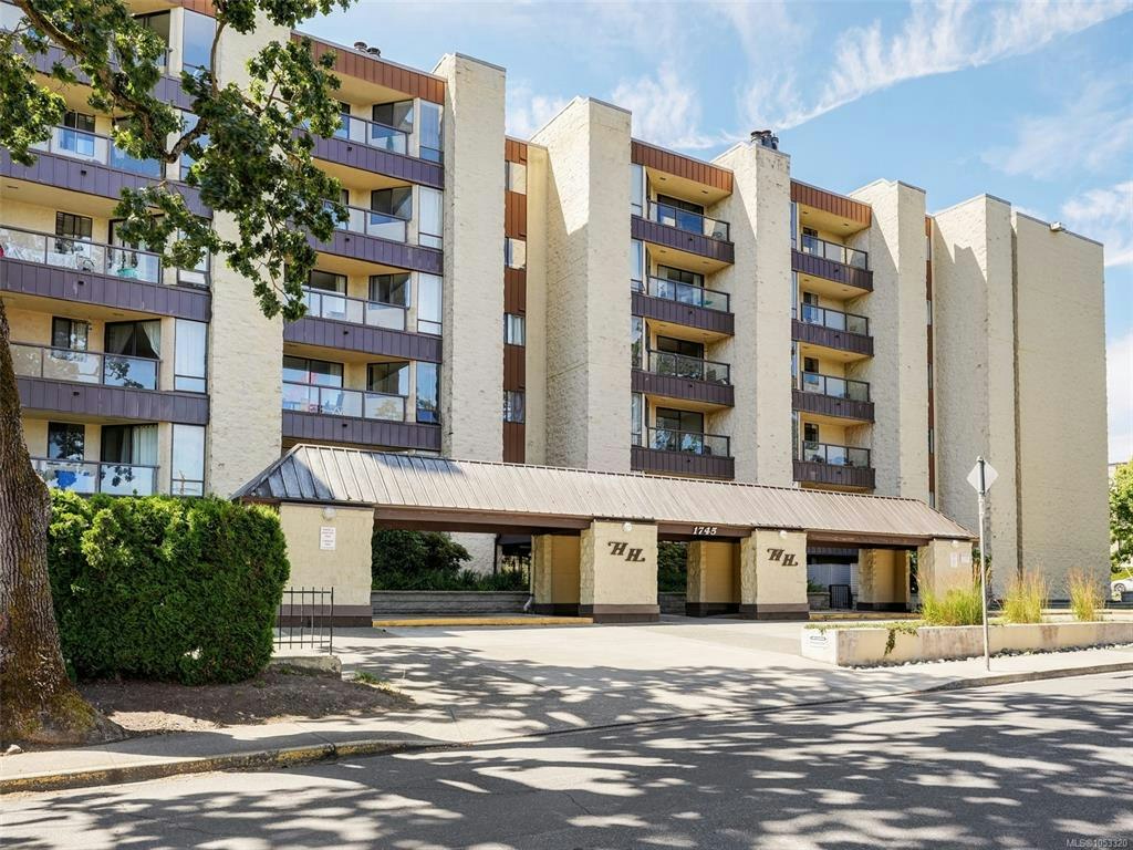 213-1745 Leighton Road, Victoria, BC, V8R 6R6