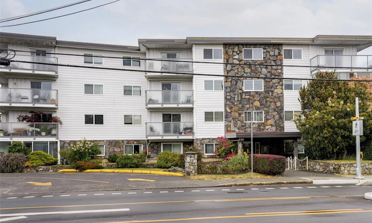 4-848 Esquimalt Road