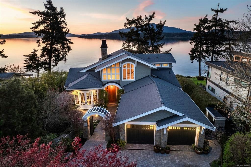9752 Glynnwood Park Road, North Saanich, BC, V8L 5H4