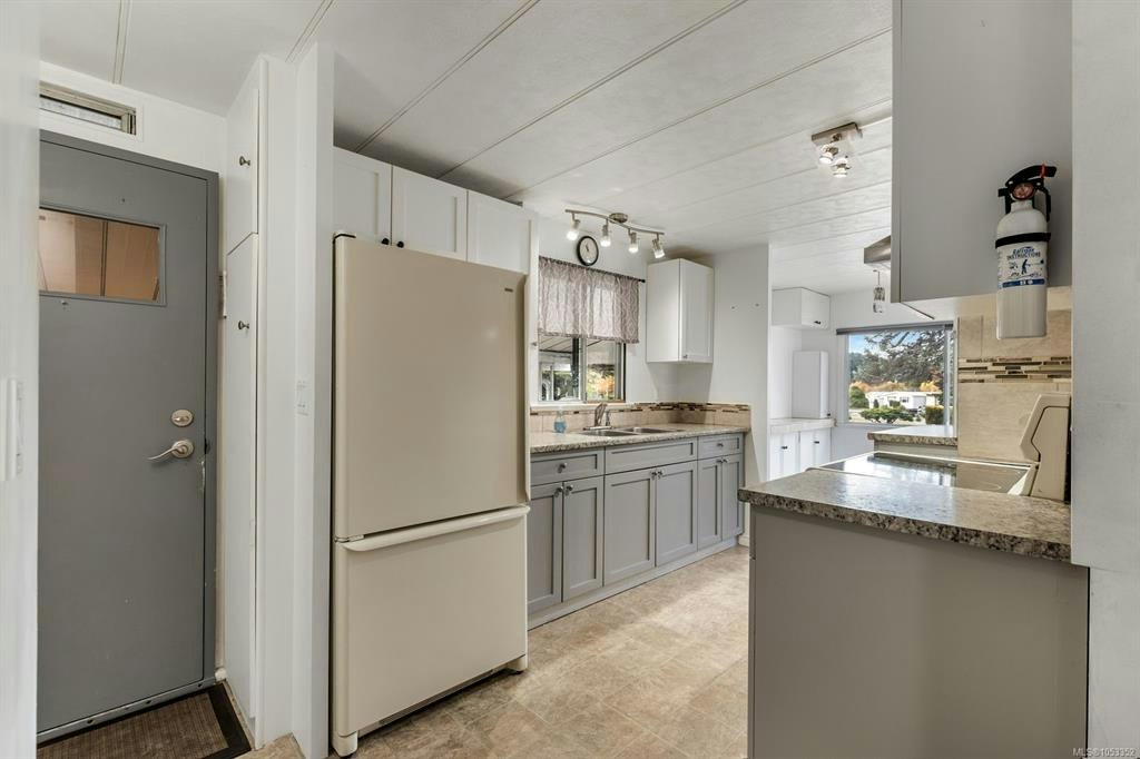 57-6245 Metral Drive - 4