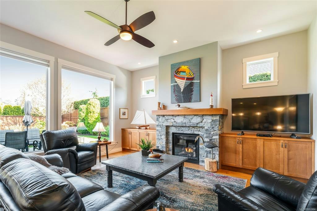 1043 Blue Water Place - 3