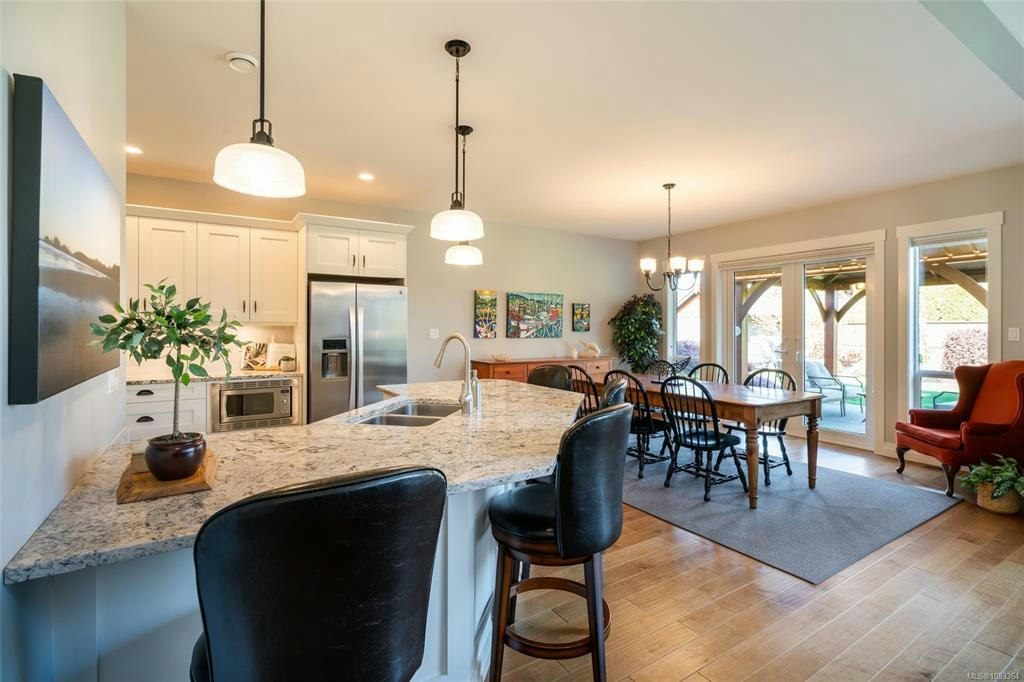 1043 Blue Water Place - 4