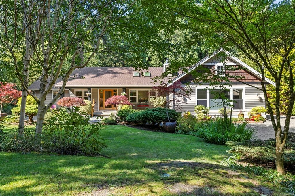 825 E Fern Road, Qualicum Beach, BC, V9K 1M3