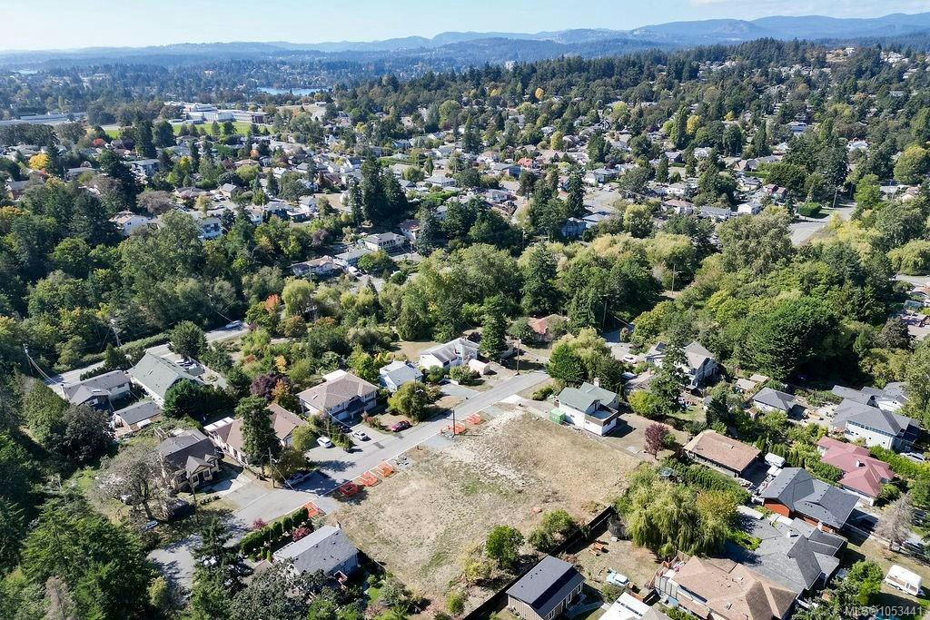 710 Violet Avenue, Saanich, BC, V8Z 2R3
