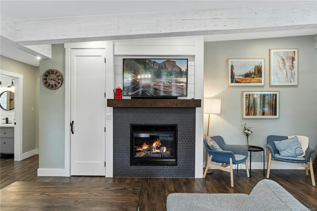 1518 Pacific Crescent - 4
