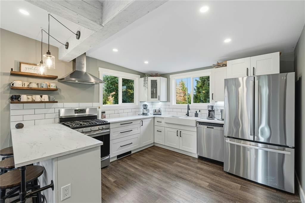 1518 Pacific Crescent - 2