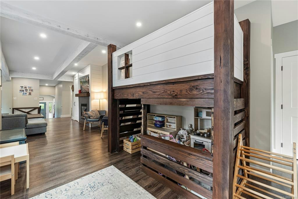 1518 Pacific Crescent - 5