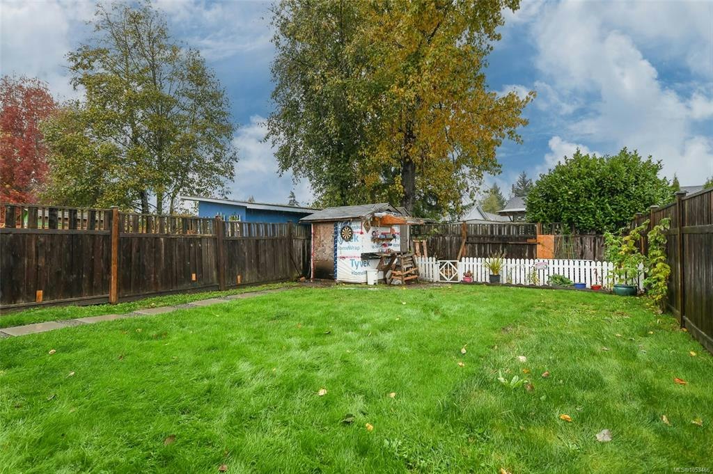 A-2276 Urquhart Avenue - 3