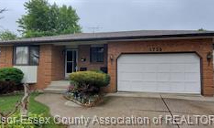 1735 Homestead Lane