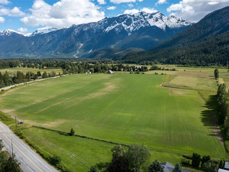 7631 Pemberton Meadows Road, Pemberton, BC, V0N 2L2 - 5