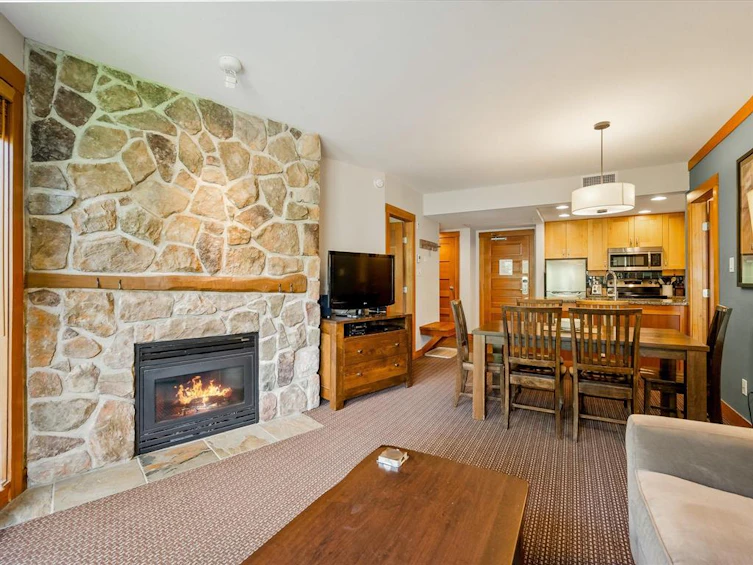 424-2036 London Lane, Whistler, BC, V8E 0N7 - 6