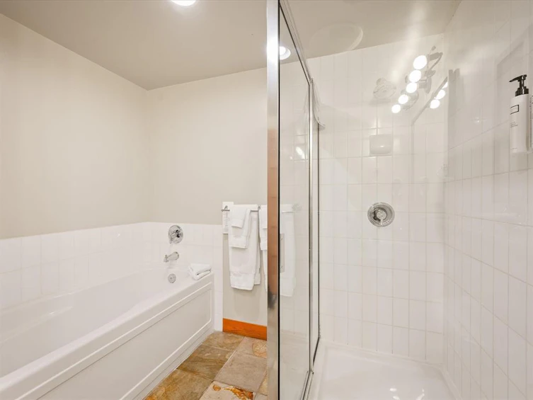 424-2036 London Lane, Whistler, BC, V8E 0N7 - 14