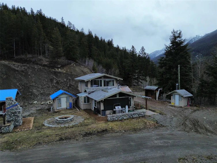 100 Ross Street, Pemberton, BC, V0K 1P0 - 2