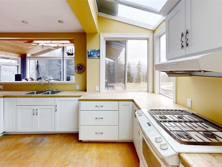 100 Ross Street, Pemberton, BC, V0K 1P0 - 7