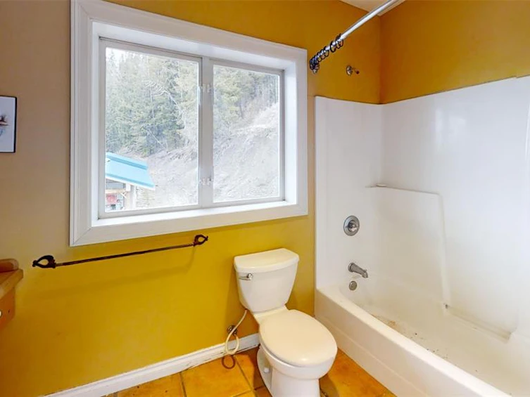100 Ross Street, Pemberton, BC, V0K 1P0 - 12