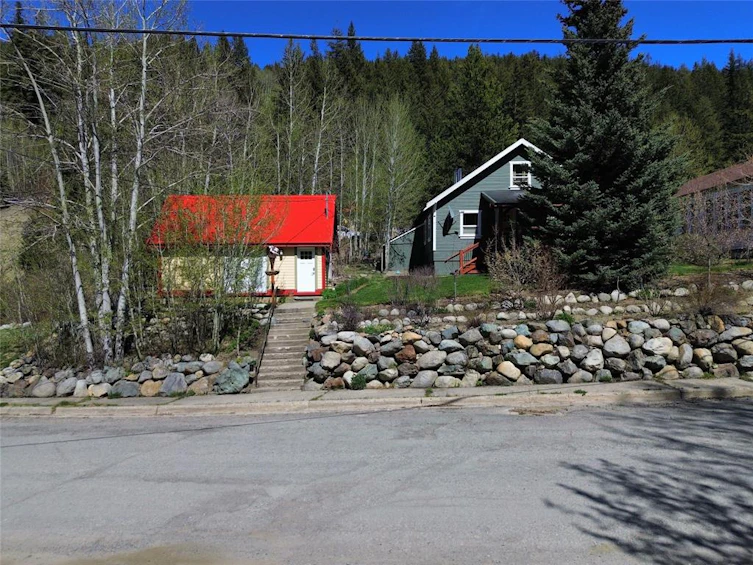 3854 Pioneer Road, Pemberton, BC, V0K 1P0 - 2