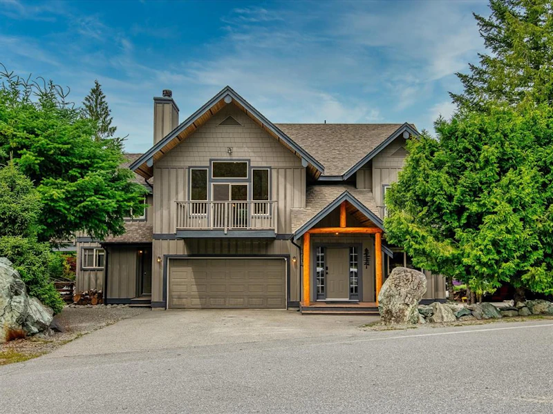 1714 Pinewood Drive, Pemberton BC V0N 2L3
